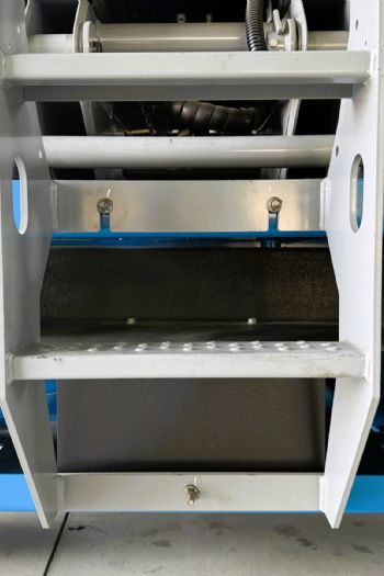 8m剪刀輪胎平台高空車